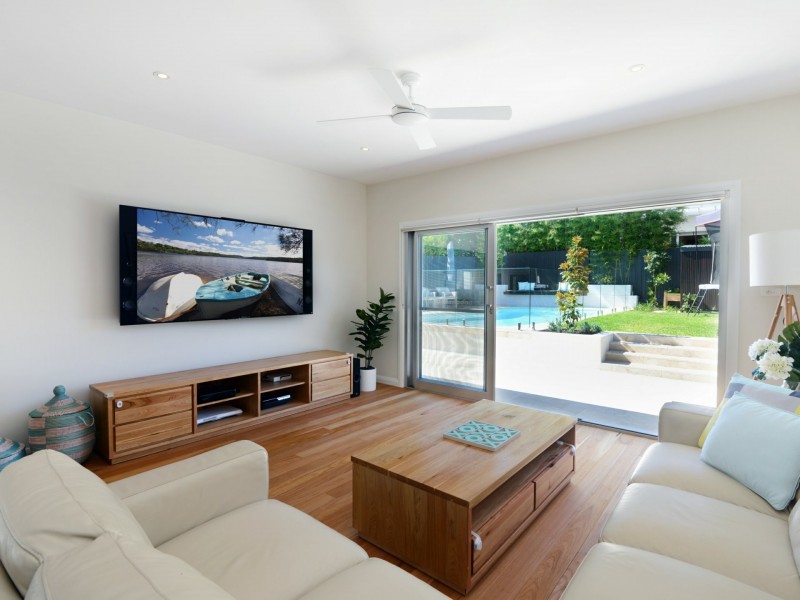 8 Stirgess Avenue, Curl Curl NSW 2096
