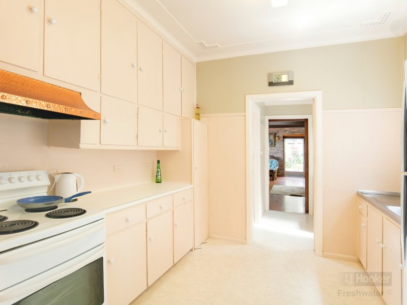 10 Gardere Avenue, Curl Curl NSW 2096