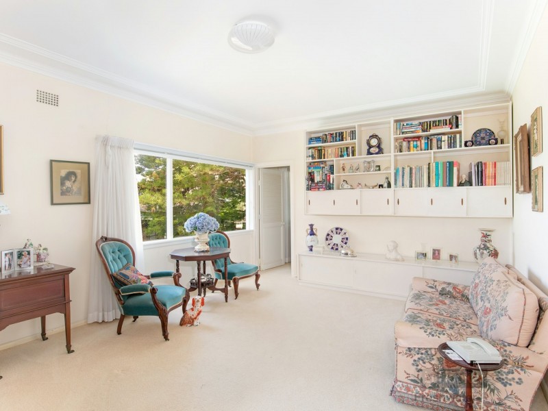 10 Gardere Avenue, Curl Curl NSW 2096