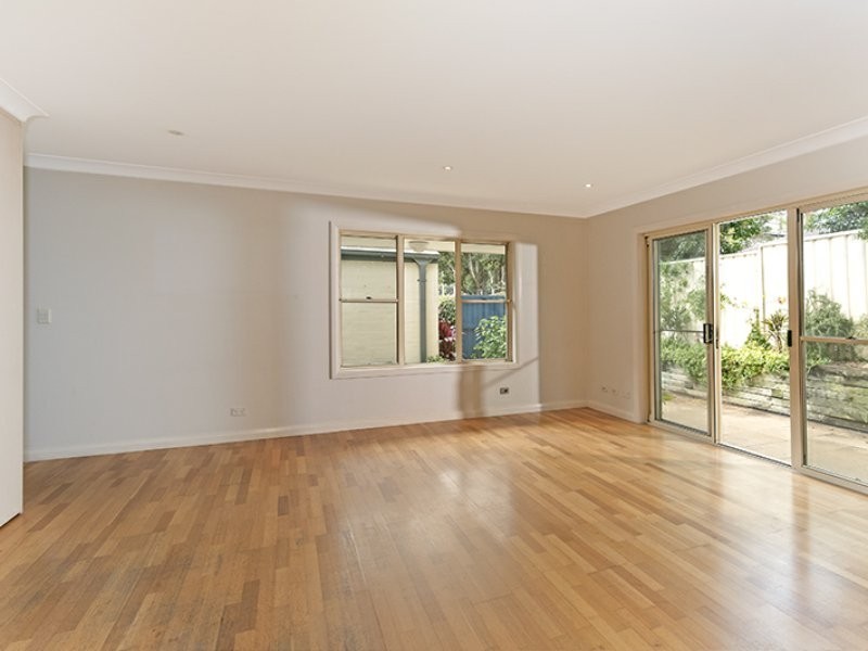 17D Kooloora Avenue, Freshwater NSW 2096