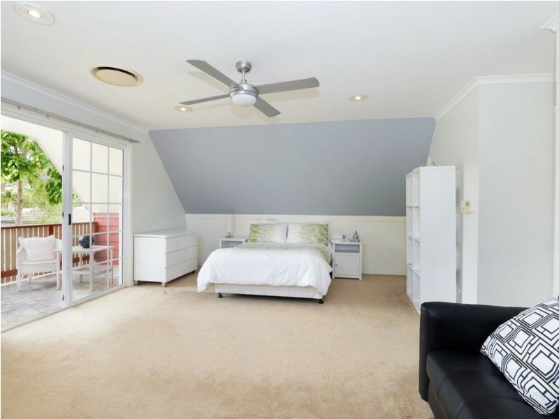 28 Surfers Parade, Freshwater NSW 2096