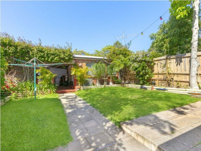 28 Surfers Parade, Freshwater NSW 2096