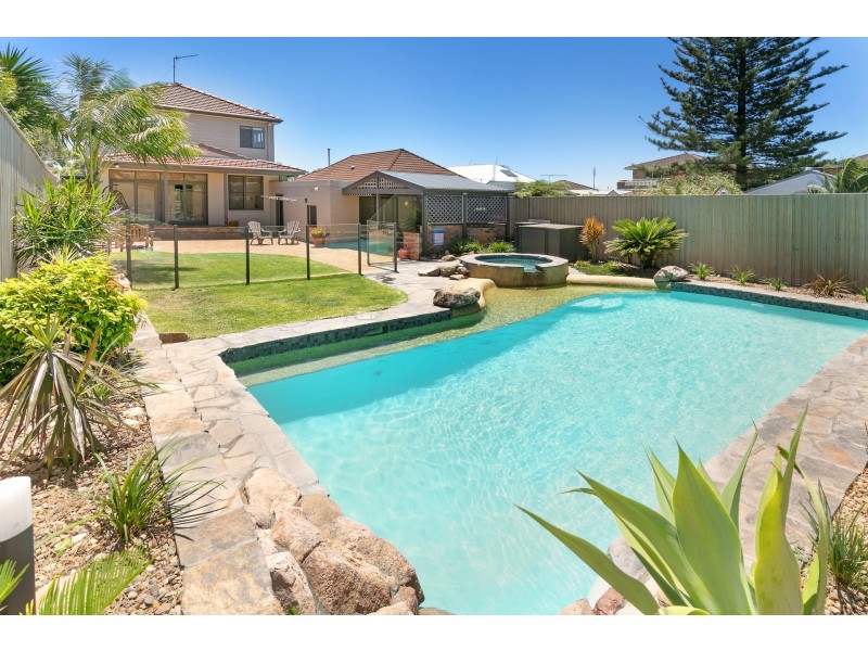 6 Coles Road, Freshwater NSW 2096
