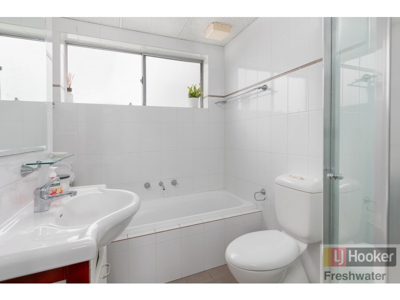 2/15 Oceanview Road, Freshwater NSW 2096