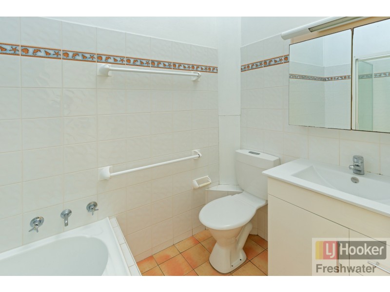 28/2-4 Beach Street, Curl Curl NSW 2096