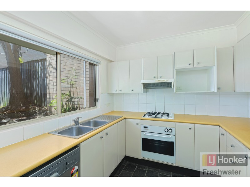 28/2-4 Beach Street, Curl Curl NSW 2096