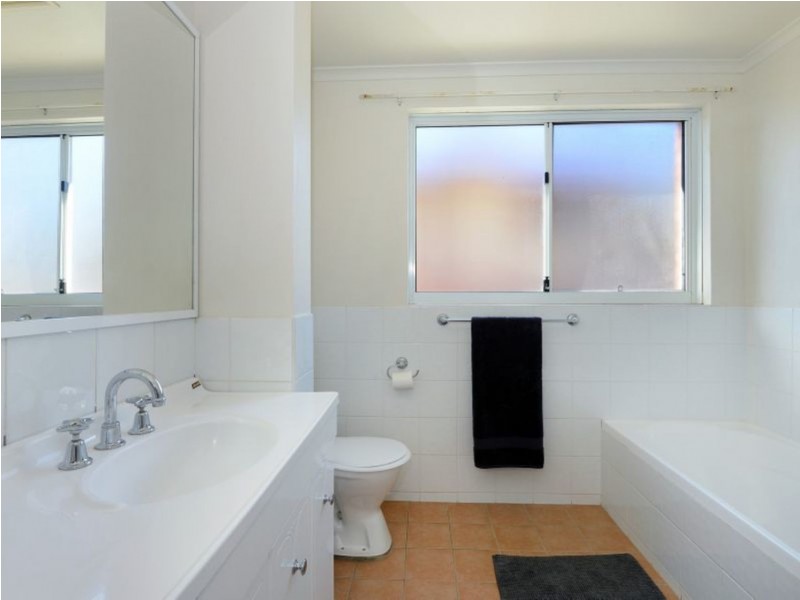 16/30 Kooloora Avenue, Freshwater NSW 2096