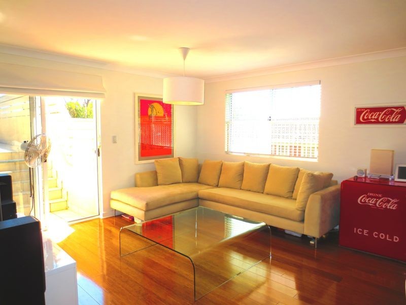 10/4 Campbell Parade, Manly Vale NSW 2093