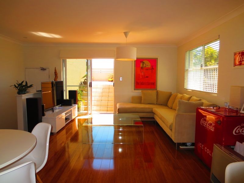 10/4 Campbell Parade, Manly Vale NSW 2093