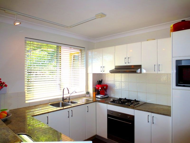 10/4 Campbell Parade, Manly Vale NSW 2093