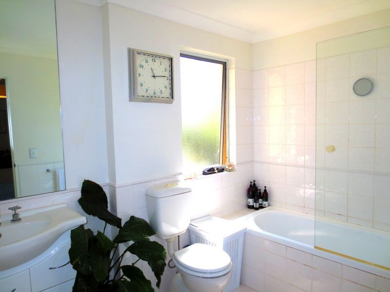 10/4 Campbell Parade, Manly Vale NSW 2093