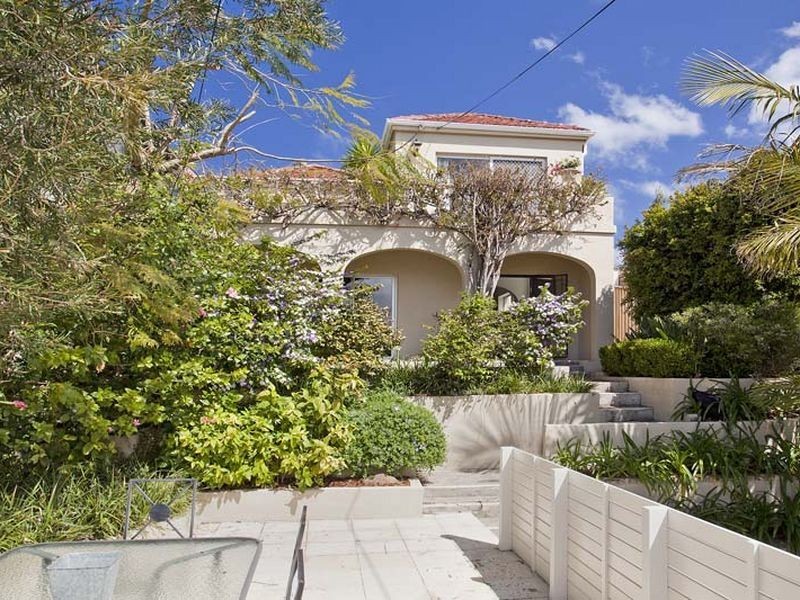 26 Curl Curl Parade, Curl Curl NSW 2096