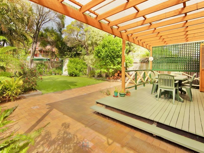 22 Johnson Street, Freshwater NSW 2096