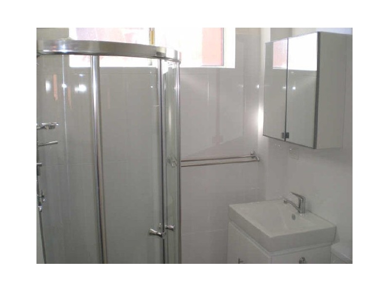 2/16 Wyadra Ave, Freshwater NSW 2096