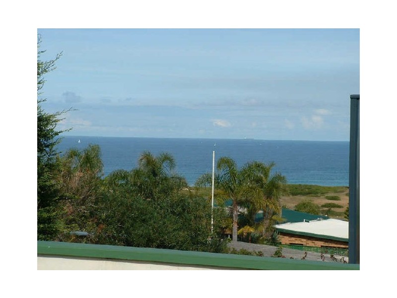 2 Bellevue Place, North Curl Curl NSW 2099