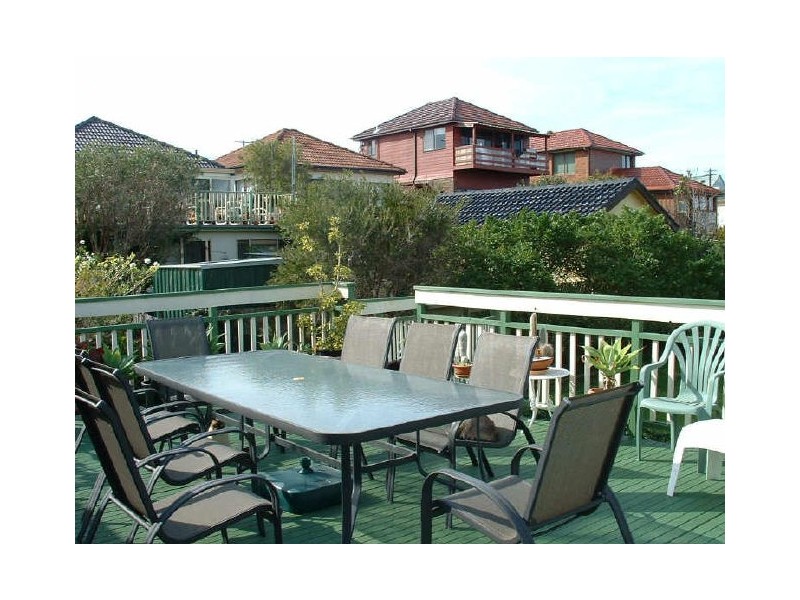 2 Bellevue Place, North Curl Curl NSW 2099