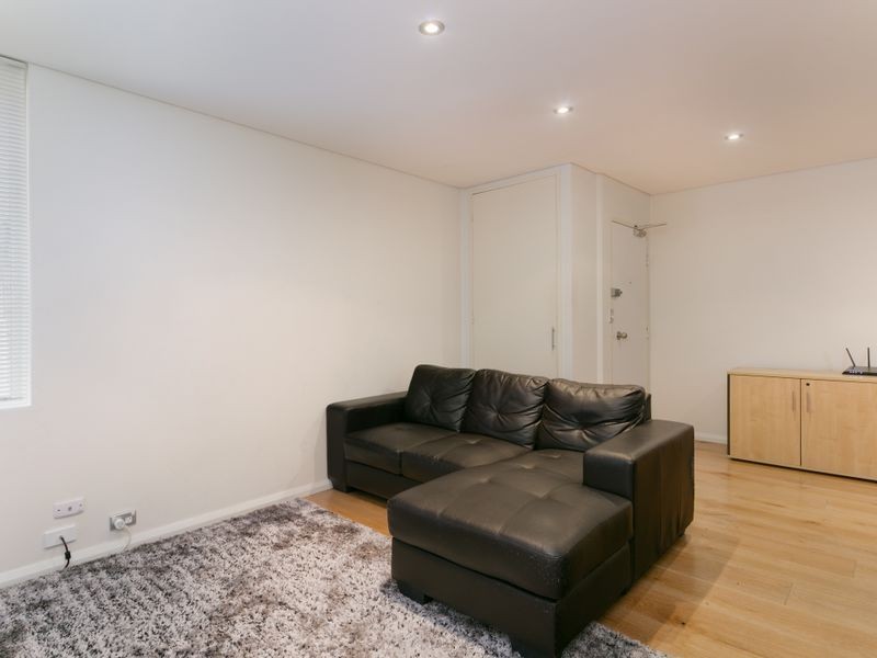 26/12 Ronald Avenue, Freshwater NSW 2096