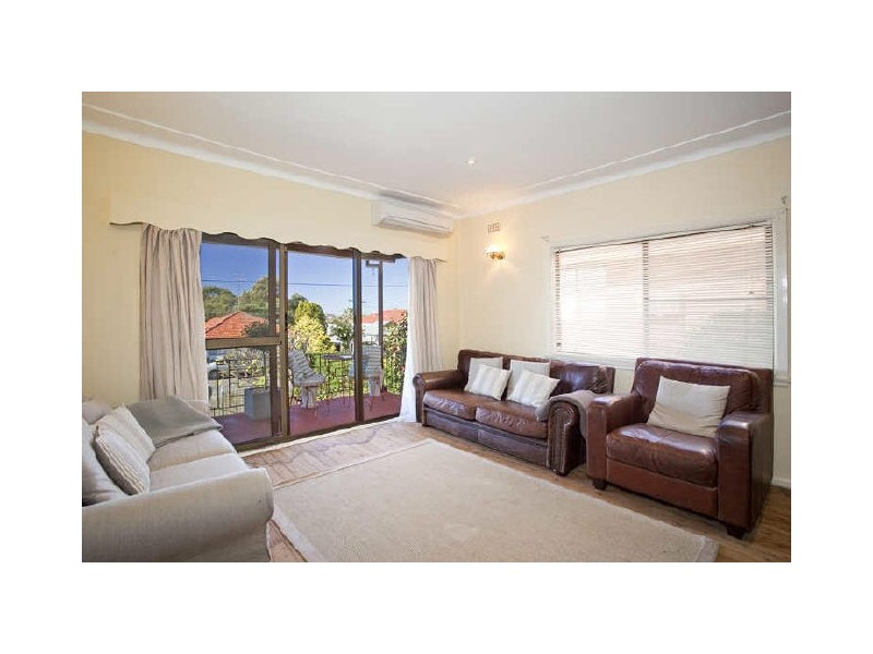 8 Smith Avenue, Allambie NSW 2100