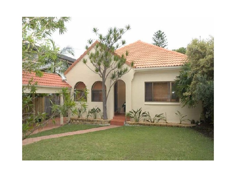 100 Wyuna Avenue, Freshwater NSW 2096