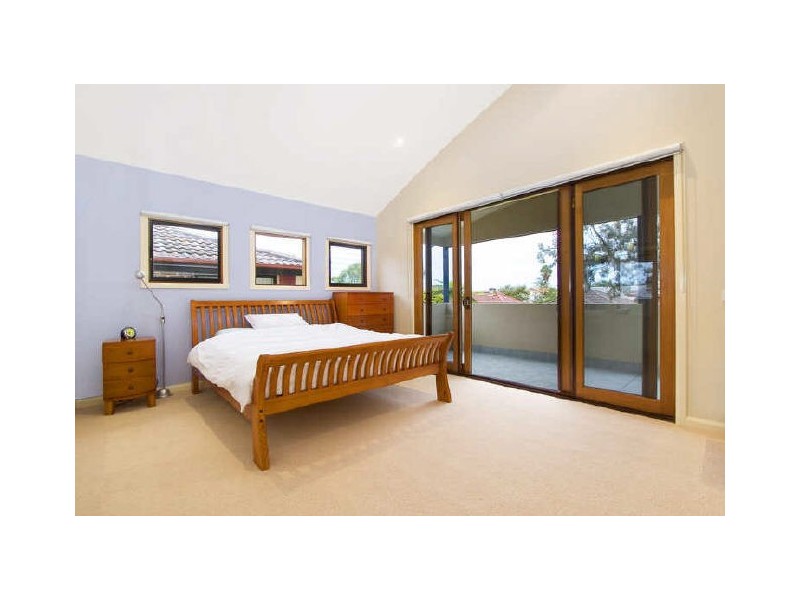16 SURF ROAD, North Curl Curl NSW 2099