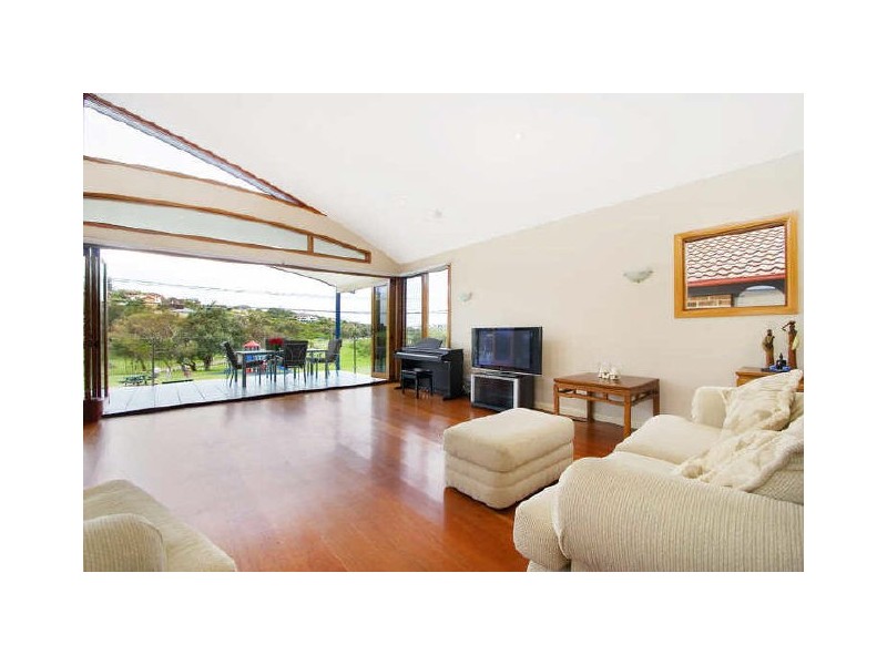 16 SURF ROAD, North Curl Curl NSW 2099