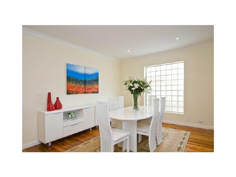 8 Pozieres Parade, Allambie NSW 2100