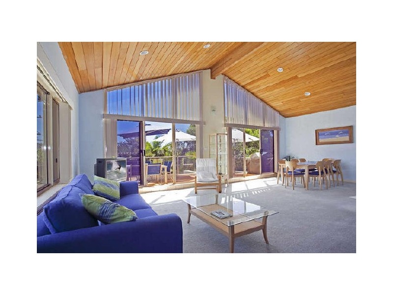 2 Adams Street, Curl Curl NSW 2096