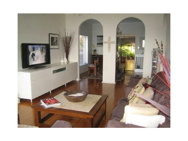 26 Curl Curl Parade, Curl Curl NSW 2096