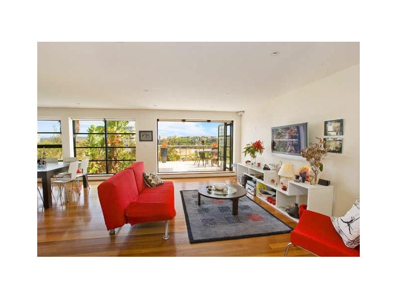 20 The Drive, Curl Curl NSW 2096