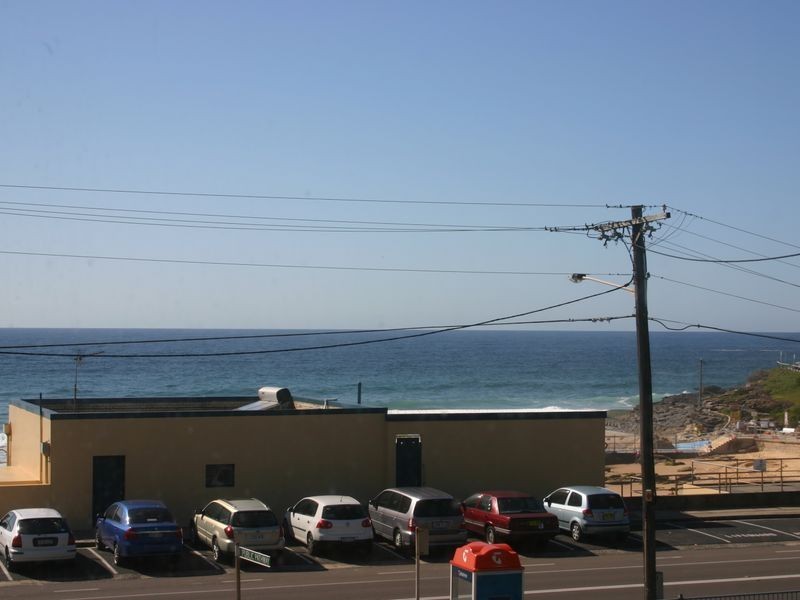1/50a Carrington Parade, Curl Curl NSW 2096