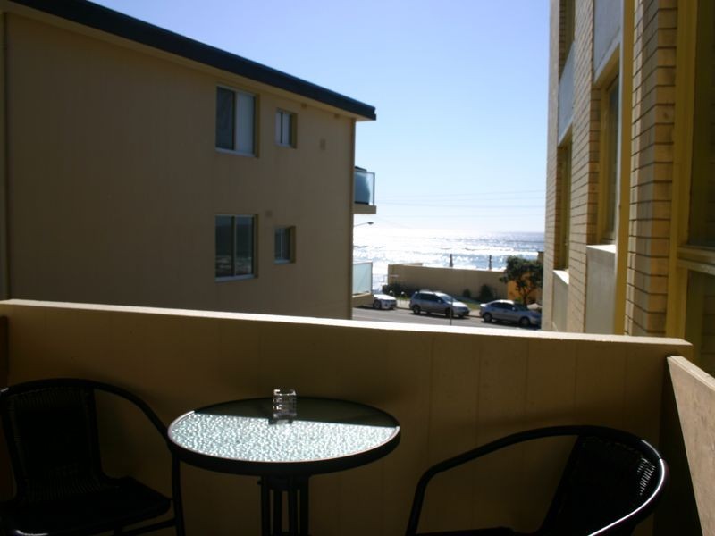 1/50a Carrington Parade, Curl Curl NSW 2096