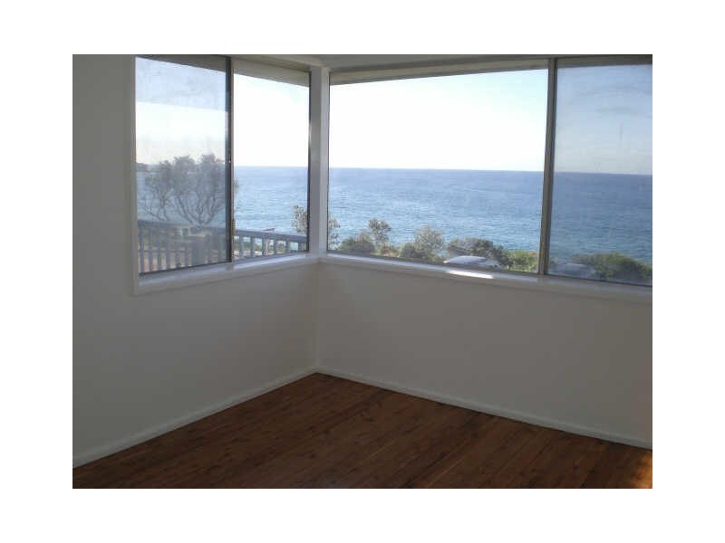 17 Carrington, Curl Curl NSW 2096