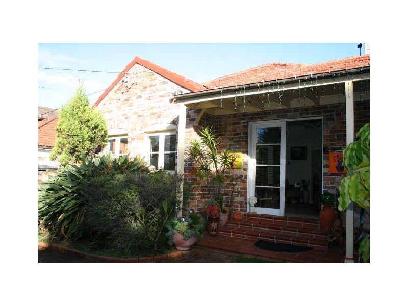 96 Wyadra Avenue, Freshwater NSW 2096