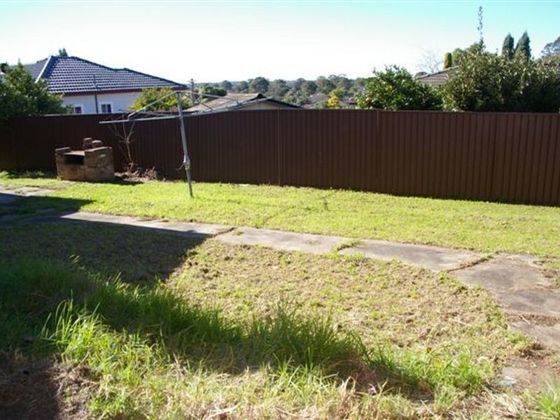 83 Binalong Road, Pendle Hill NSW 2145