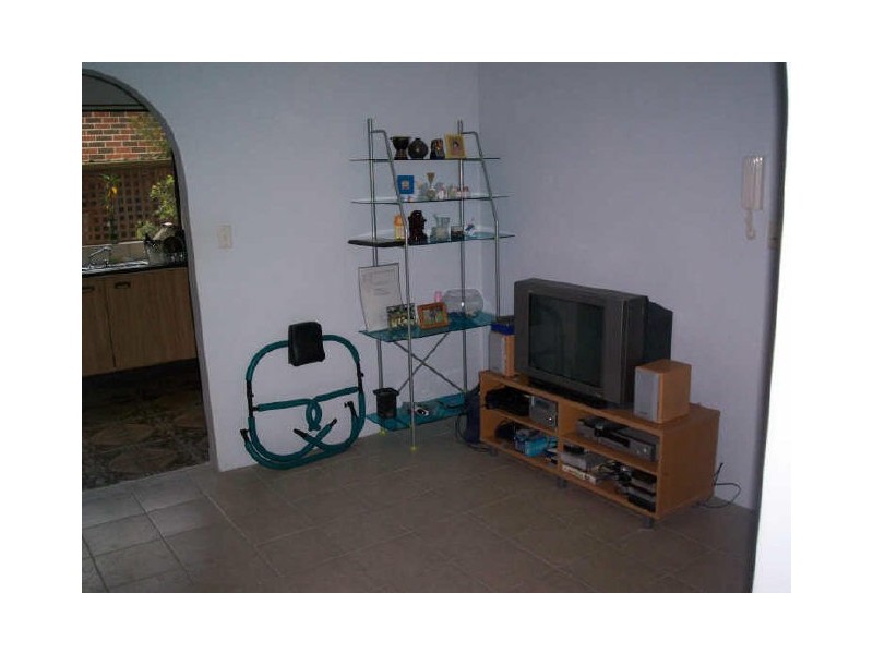 1/6 Queens Road, Westmead NSW 2145