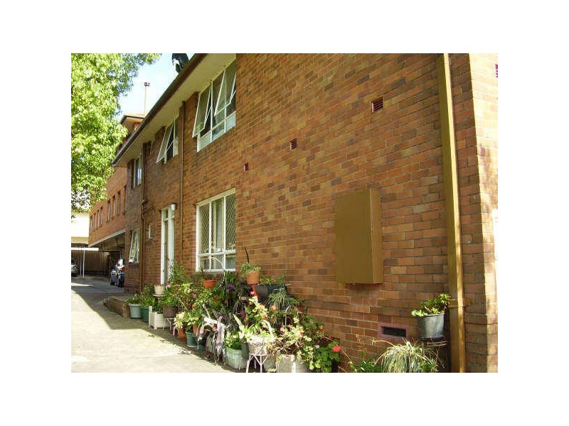 2/137 Military Road, Guildford NSW 2161