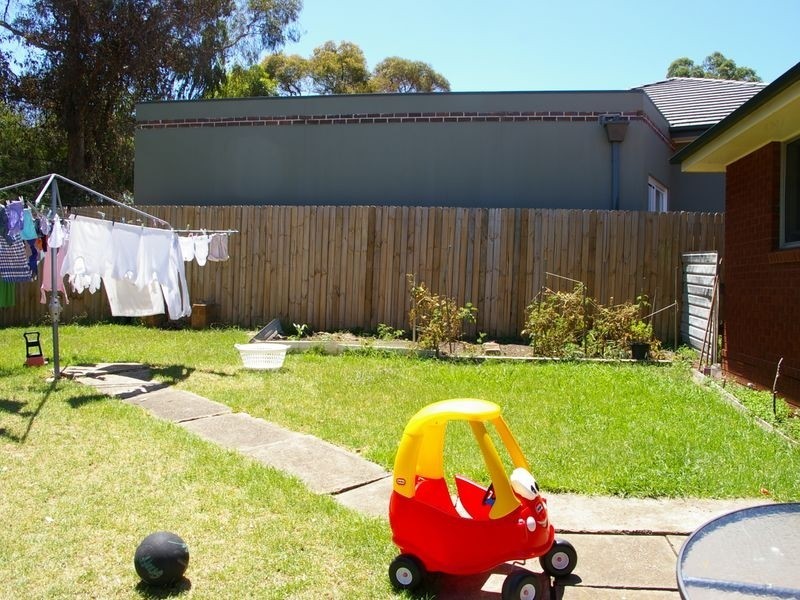6 Leo Crescent, Greystanes NSW 2145