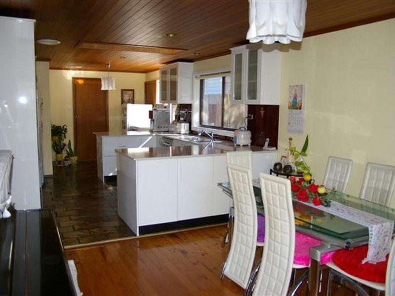 27 Arnett Street, Pendle Hill NSW 2145