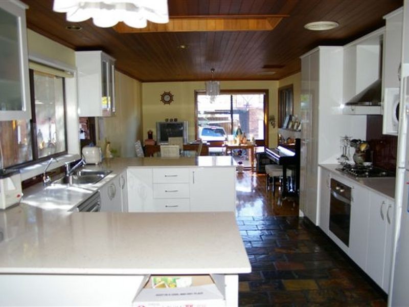 27 Arnett Street, Pendle Hill NSW 2145