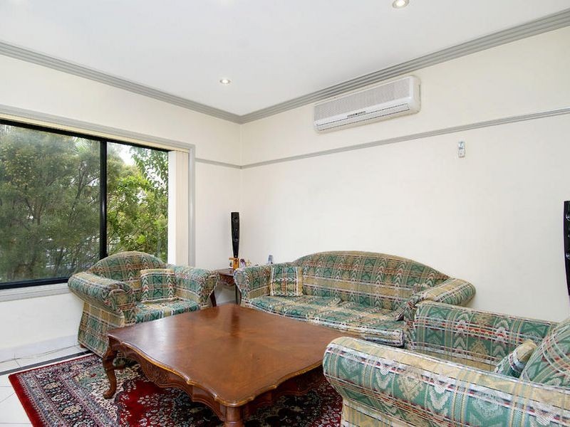 2/110A Targo Road, Girraween NSW 2145