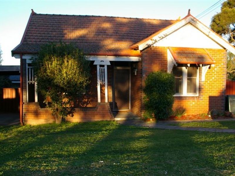 83 Binalong Road, Pendle Hill NSW 2145