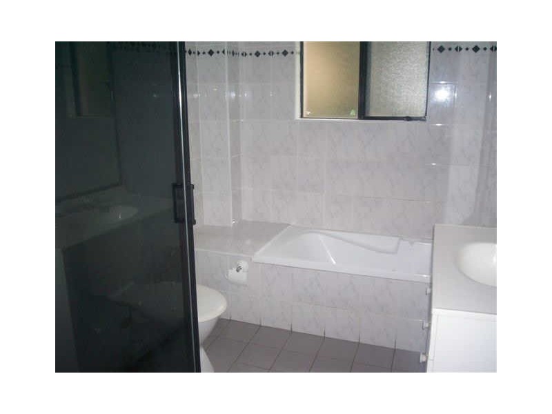 2/55 Stapleton Street, Wentworthville NSW 2145