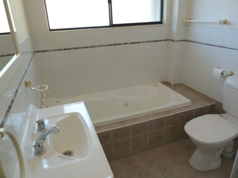 10/66 Stapleton Street, Pendle Hill NSW 2145