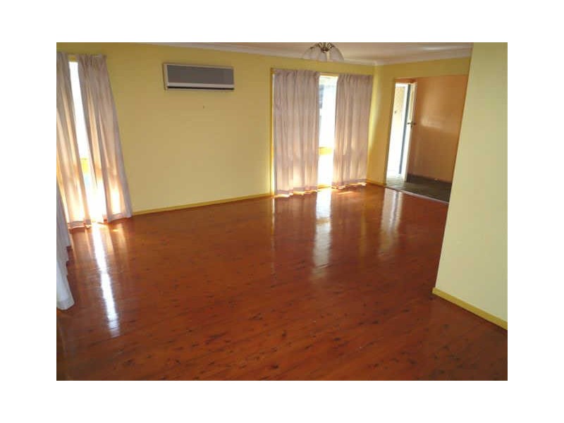 90 Greenmeadows Crescent, Toongabbie NSW 2146