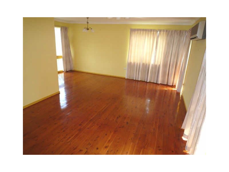 90 Greenmeadows Crescent, Toongabbie NSW 2146