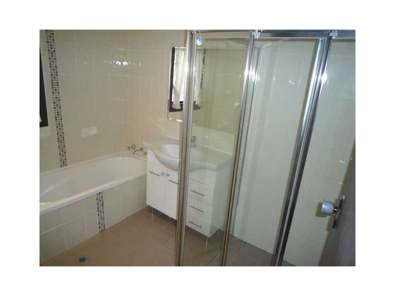 90 Greenmeadows Crescent, Toongabbie NSW 2146