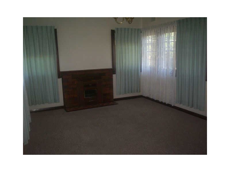 18 Bernard Street, Westmead NSW 2145