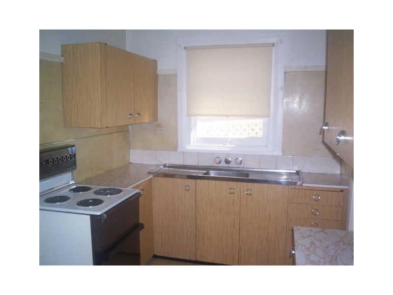 18 Bernard Street, Westmead NSW 2145