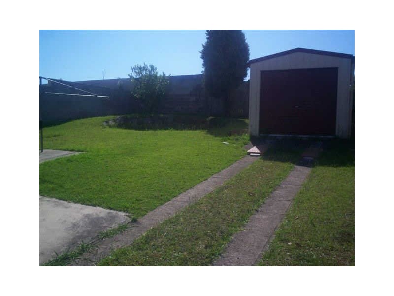 18 Bernard Street, Westmead NSW 2145