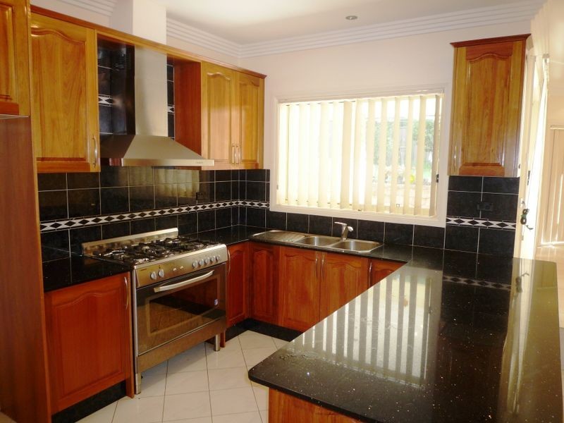 18 Targo Road, Girraween NSW 2145